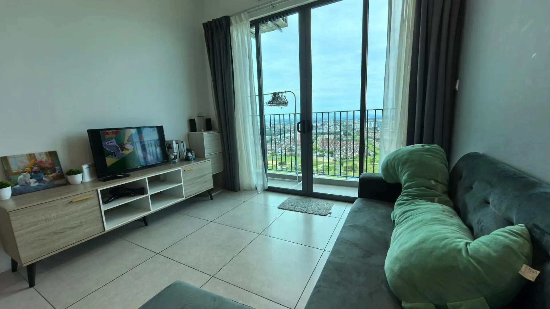 Platinum Suite Meritus By Moowin Perai 0*,