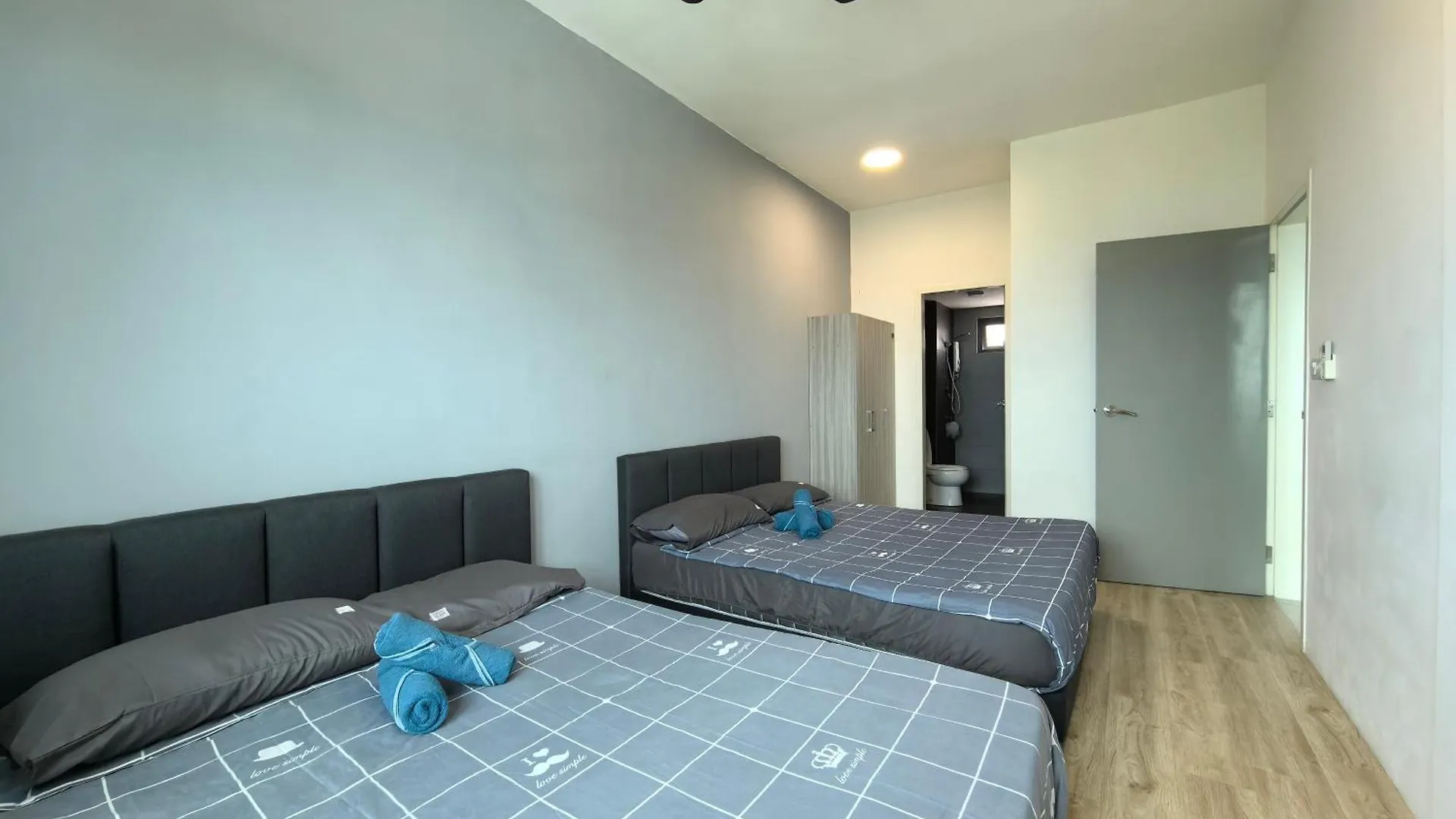 Platinum Suite Meritus By Moowin Perai